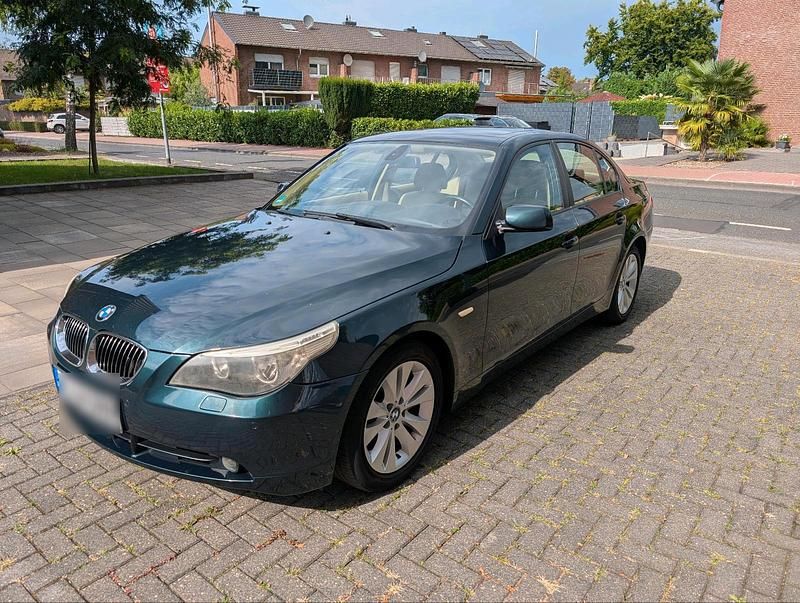 Grün Gebraucht 2006 BMW 530 Limousine | 4.200 € (Superpreis) - Bild 1/4