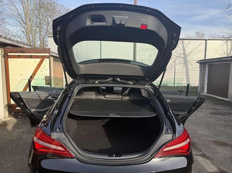 Gebraucht Mercedes CLA180 109 PS (80 kW) 2017 Schwarz Limousine