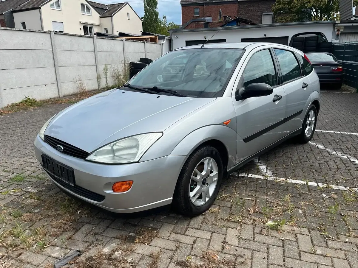 Gebraucht Ford Focus 75 PS (55 kW) 1999 Limousine