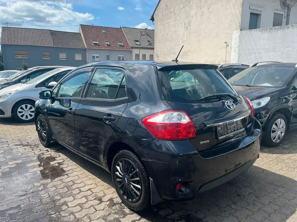Gebraucht Toyota Auris Edition 126 PS (92 kW) 2012 Schwarz Limousine