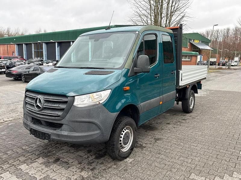 Gebraucht Mercedes Sprinter 143 PS (105 kW) 2019 Grün Van