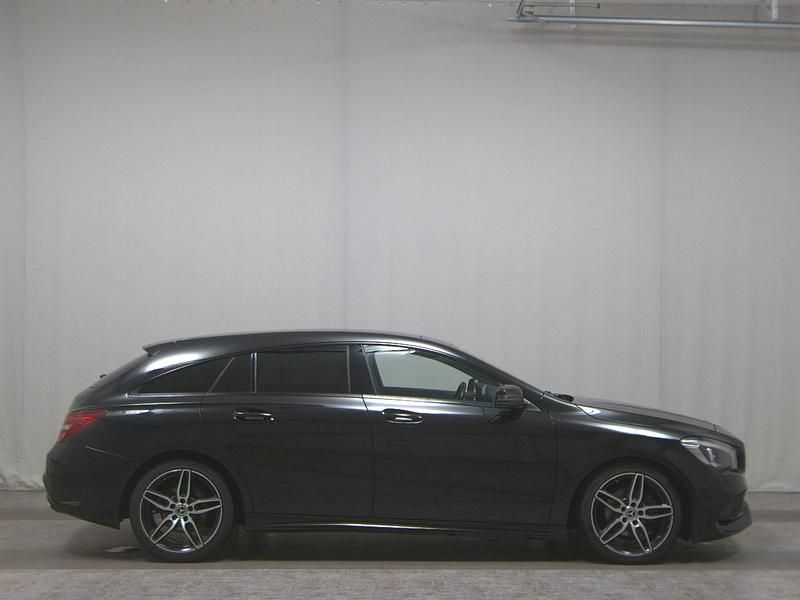 Schwarz Gebraucht 2019 Mercedes CLA200 Shooting Brake AMG line Kombi | 14.990 € (Guter Preis) - Bild 1/4