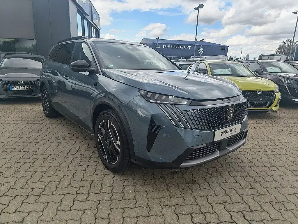 Neu Peugeot 5008 GT 194 PS (142 kW) 2026 Blau SUV