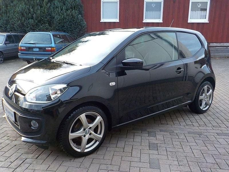 Schwarz Gebraucht 2016 VW up! move up! Kleinwagen | 7.990 € (Etwas zu teuer) - Bild 1/4