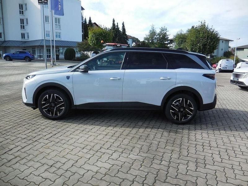 Neu Peugeot 5008 GTi 136 PS (100 kW) 2025 Okenitweiß Van / Kleinbus