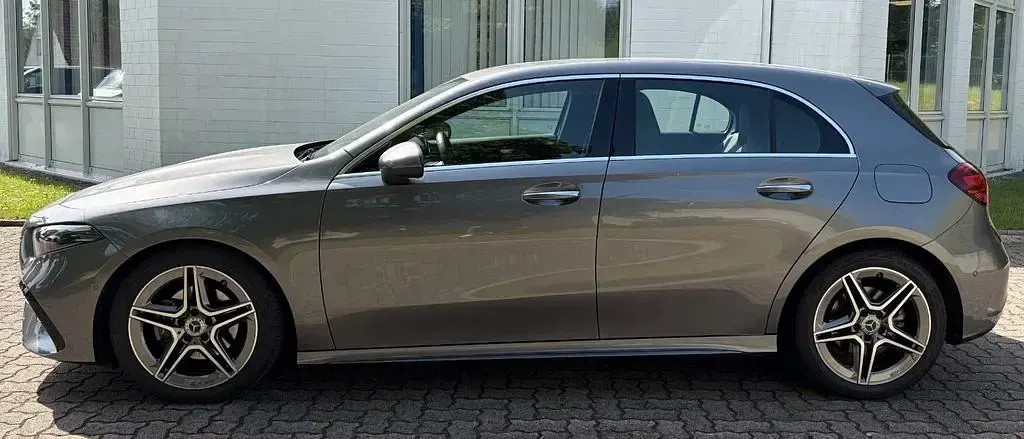 Gebraucht Mercedes A200 AMG 163 PS (119 kW) 2023 Grau Limousine
