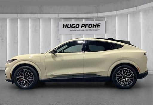 Neu Ford Mustang Mach-E Extended Range 202 kW (276 PS) 2025 Schwarz SUV