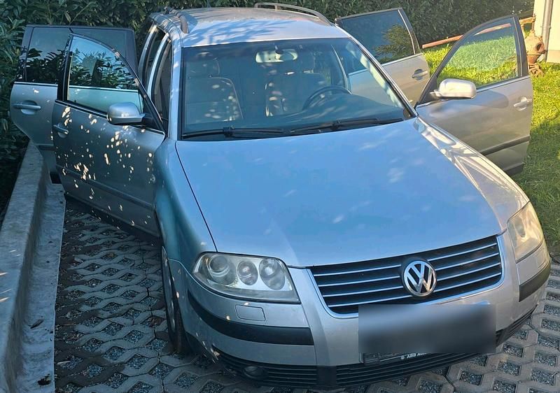 Silber Gebraucht 2002 VW Passat Kombi | 949 € (Superpreis) - Bild 1/4