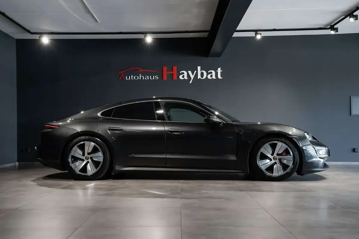 Gebraucht Porsche Taycan 4S 419 kW (571 PS) 2021 Vulkangrau Limousine