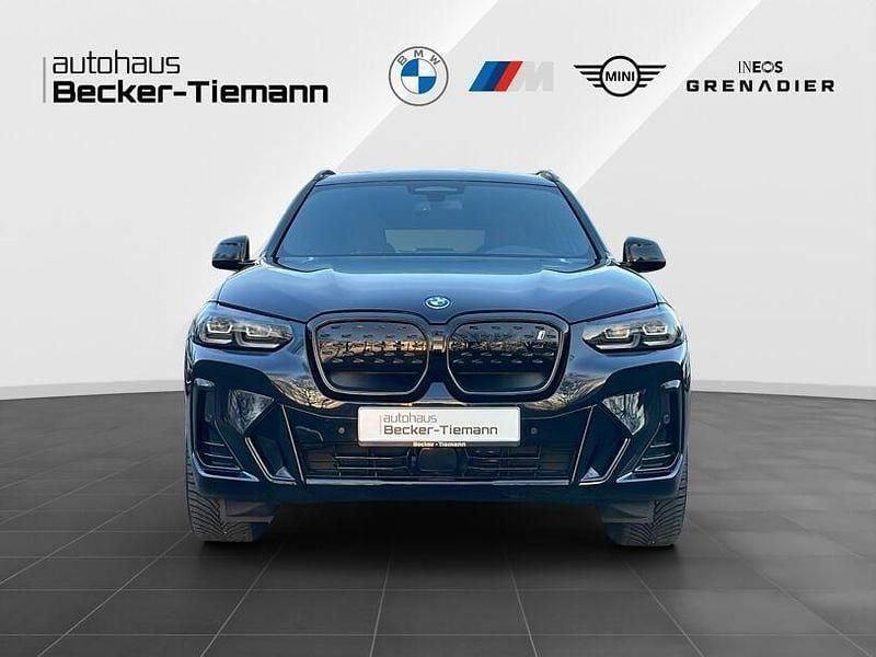 Gebraucht BMW iX3 M Sport 210 kW (286 PS) 2024 M carbonschwarz SUV