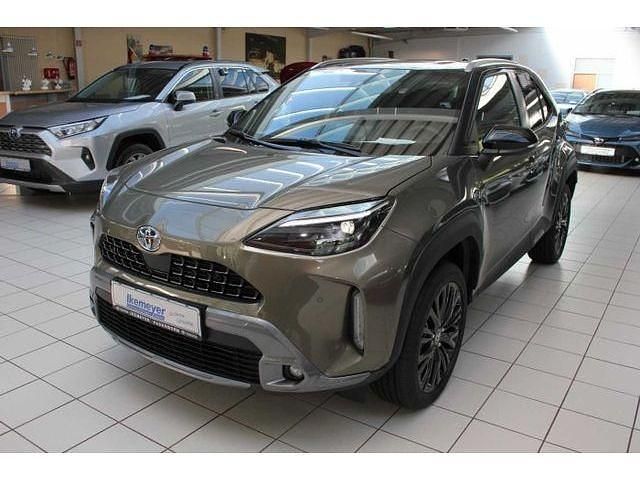 Braun Gebraucht 2024 Toyota Yaris Cross Advance SUV | 30.890 € (Teuer) - Bild 1/4