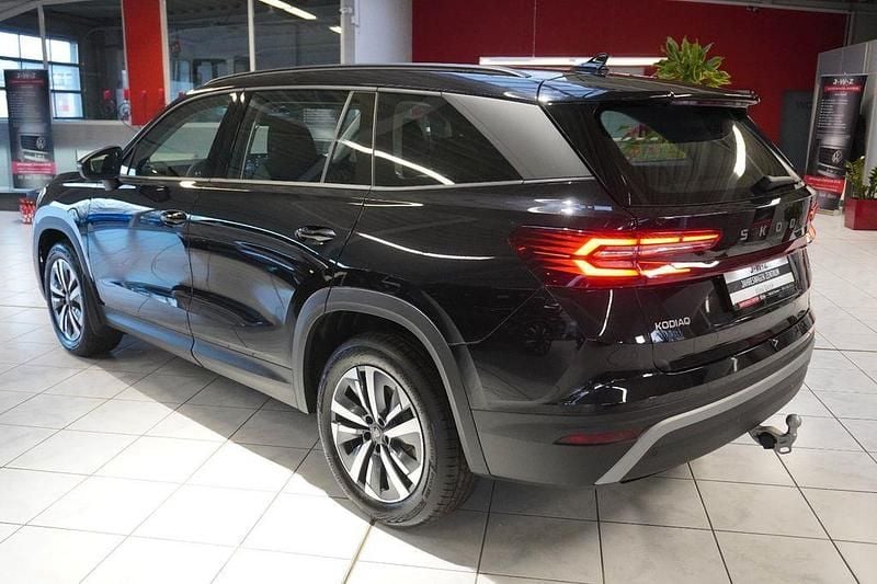 Neu Skoda Kodiaq Selection 193 PS (141 kW) 2025 Blackmagicperleffekt SUV