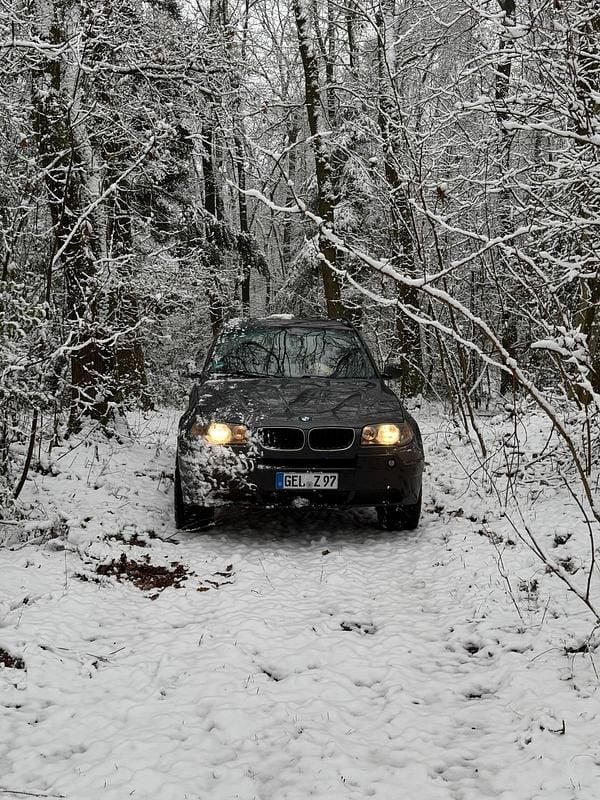 Grau Gebraucht 2005 BMW X3 M Sport SUV | 2.950 € - Bild 1/4