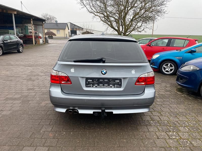 Gebraucht BMW 525 177 PS (130 kW) 2004 Silber Kombi