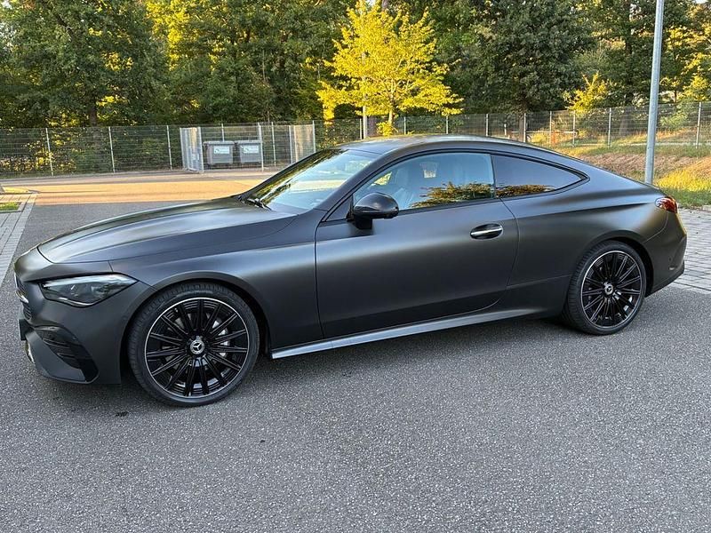 Gebraucht Mercedes CLE220 197 PS (144 kW) 2025 Grau Coupé