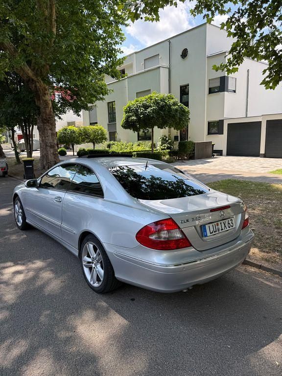 Silber Gebraucht 2006 Mercedes CLK320 Avantgarde Coupé | 7.250 € (Fairer Preis) - Bild 1/4