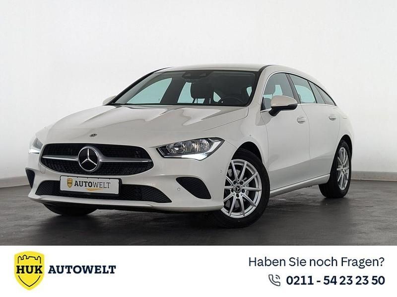 Weiß Gebraucht 2021 Mercedes CLA220 Limousine | 26.960 € (Superpreis) - Bild 1/3