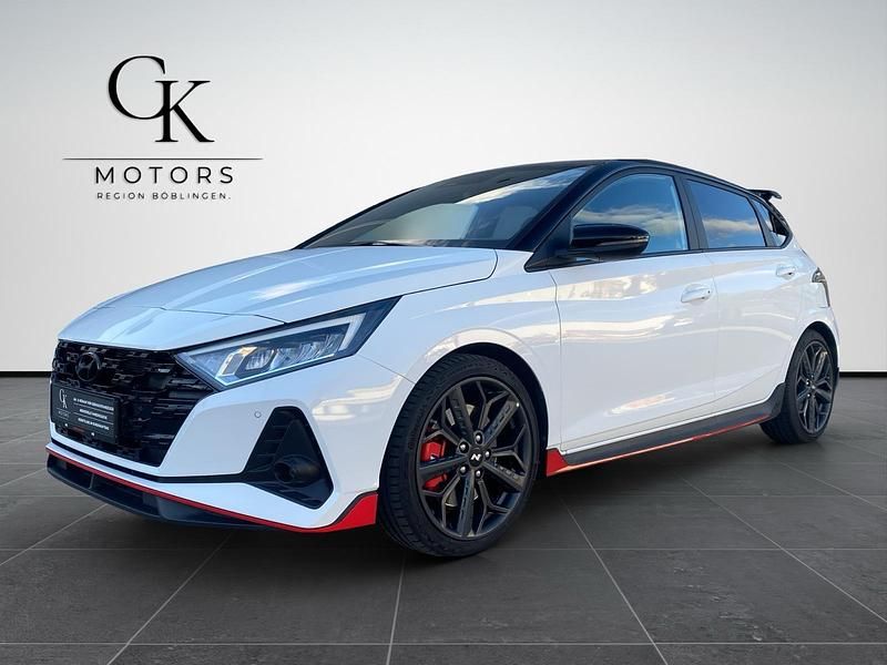 Weiß Gebraucht 2023 Hyundai i20 N Performance Limousine | 26.290 € (Teuer) - Bild 1/4