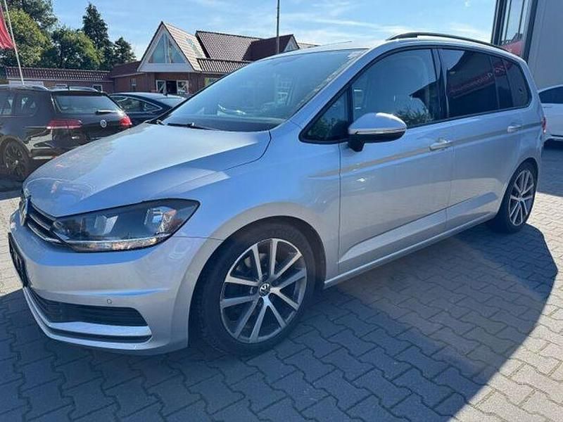 Gebraucht VW Touran 150 PS (110 kW) 2019 Silber Van / Kleinbus