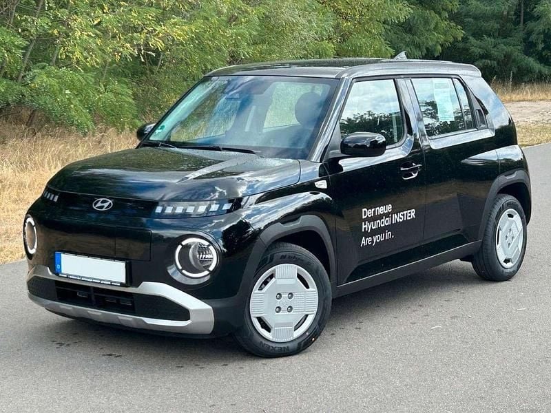 Schwarz Gebraucht 2025 Hyundai Inster Select Kleinwagen | 23.490 € (Fairer Preis) - Bild 1/4