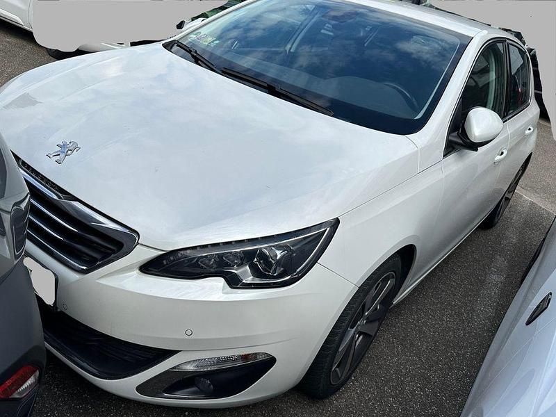 Weiß Gebraucht 2014 Peugeot 308 Allure Limousine | 4.980 € (Superpreis) - Bild 1/4
