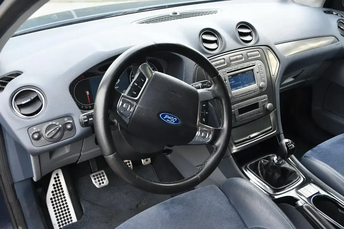 Gebraucht Ford Mondeo Titanium 175 PS (128 kW) 2009 Blau Kombi