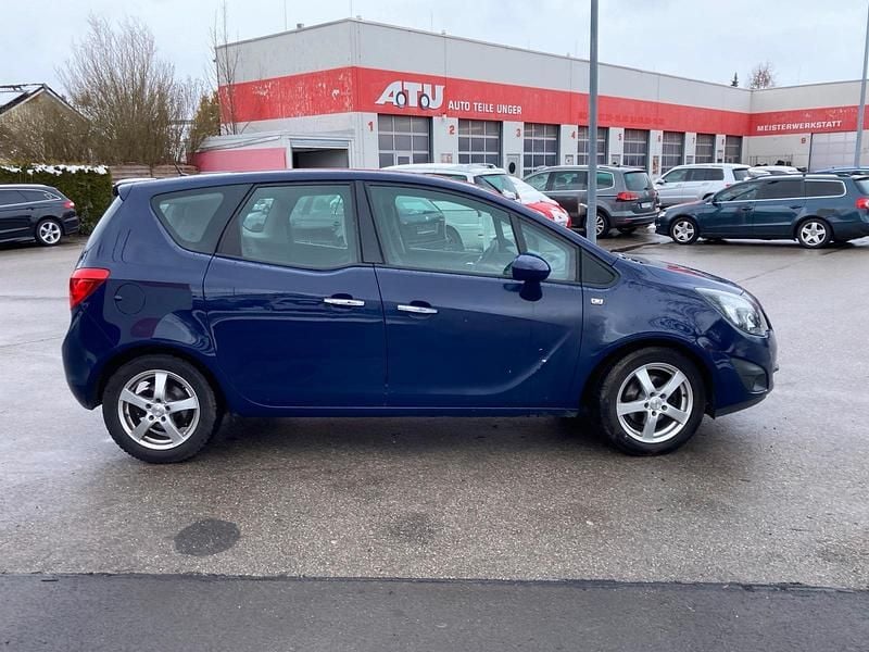 Używany Opel Meriva 101 KM (74 kW) 2012 Niebieski Minivan
