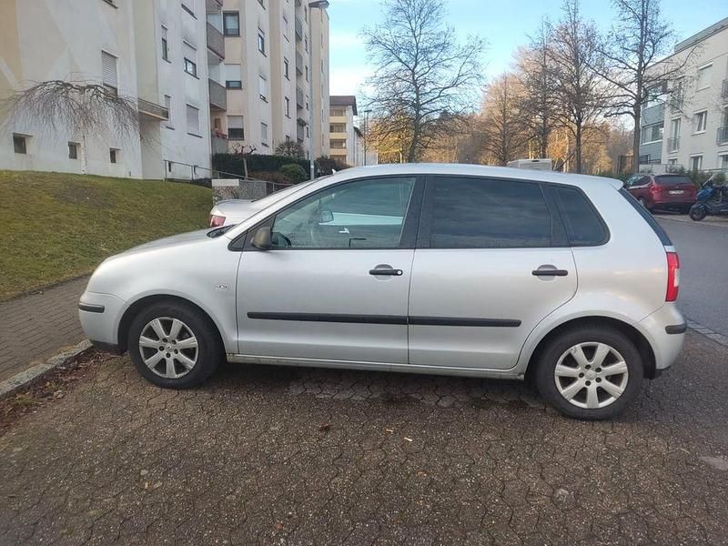 Gebraucht VW Polo Basis 64 PS (47 kW) 2003 Silber Limousine