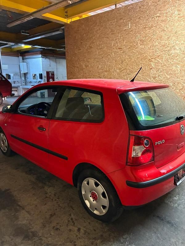 Gebraucht VW Polo 64 PS (47 kW) 2002 Rot Kleinwagen