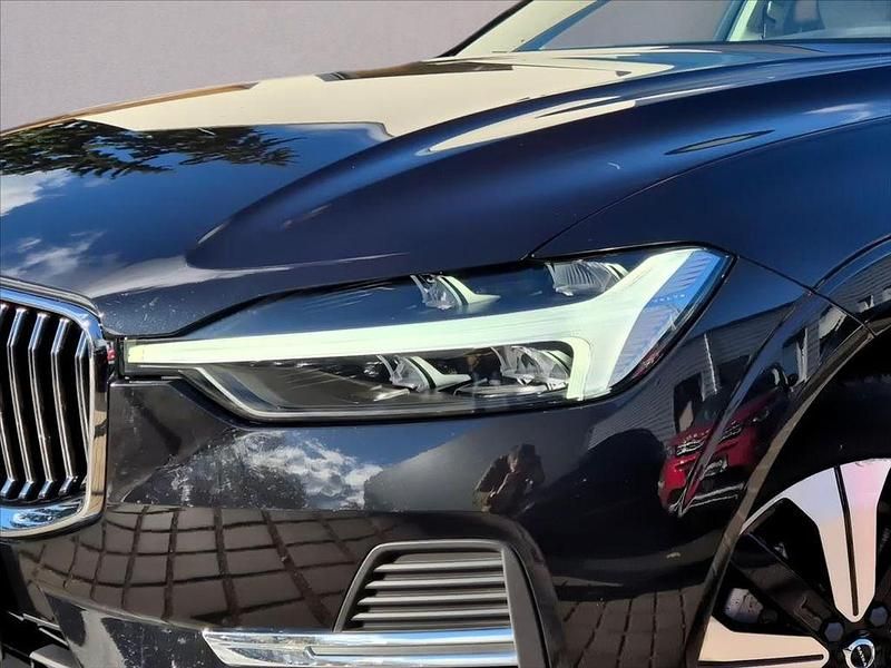 Gebraucht Volvo XC60 253 PS (186 kW) 2022 Schwarz SUV