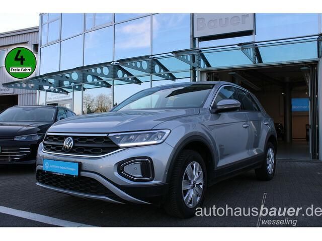 Silber / pyrit silber (metallic) Gebraucht 2022 VW T-Roc Basis SUV | 20.960 € (Fairer Preis) - Bild 1/2