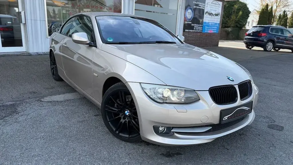 Gebraucht BMW 325 Cabriolet Comfort Edition 218 PS (160 kW) 2012 Silber Cabrio