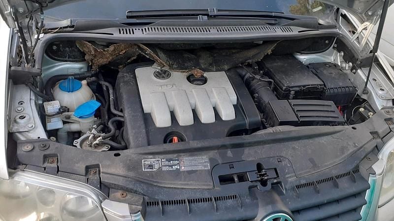 Gebraucht VW Touran 140 PS (102 kW) 2004 Silber Van / Kleinbus