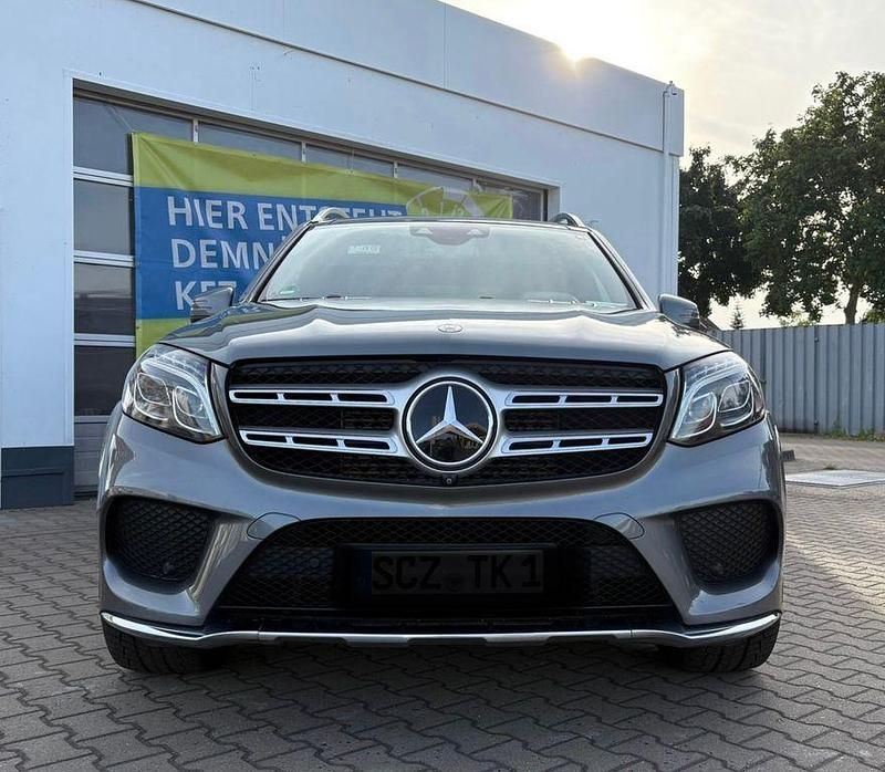 Grau Gebraucht 2018 Mercedes GLS350 Sportline SUV | 44.900 € - Bild 1/4