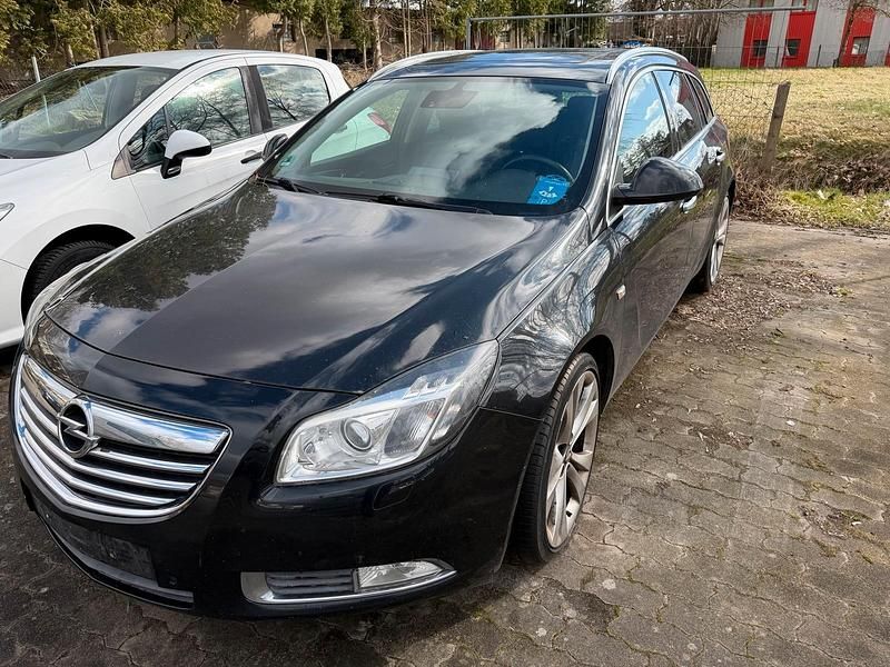 Gebraucht Opel Insignia 160 PS (117 kW) 2011 Schwarz Kombi