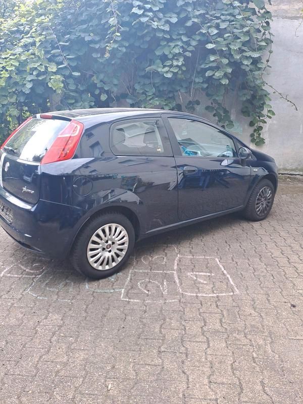 Blau Gebraucht 2009 Fiat Punto Kleinwagen | 1.000 € (Superpreis) - Bild 1/4