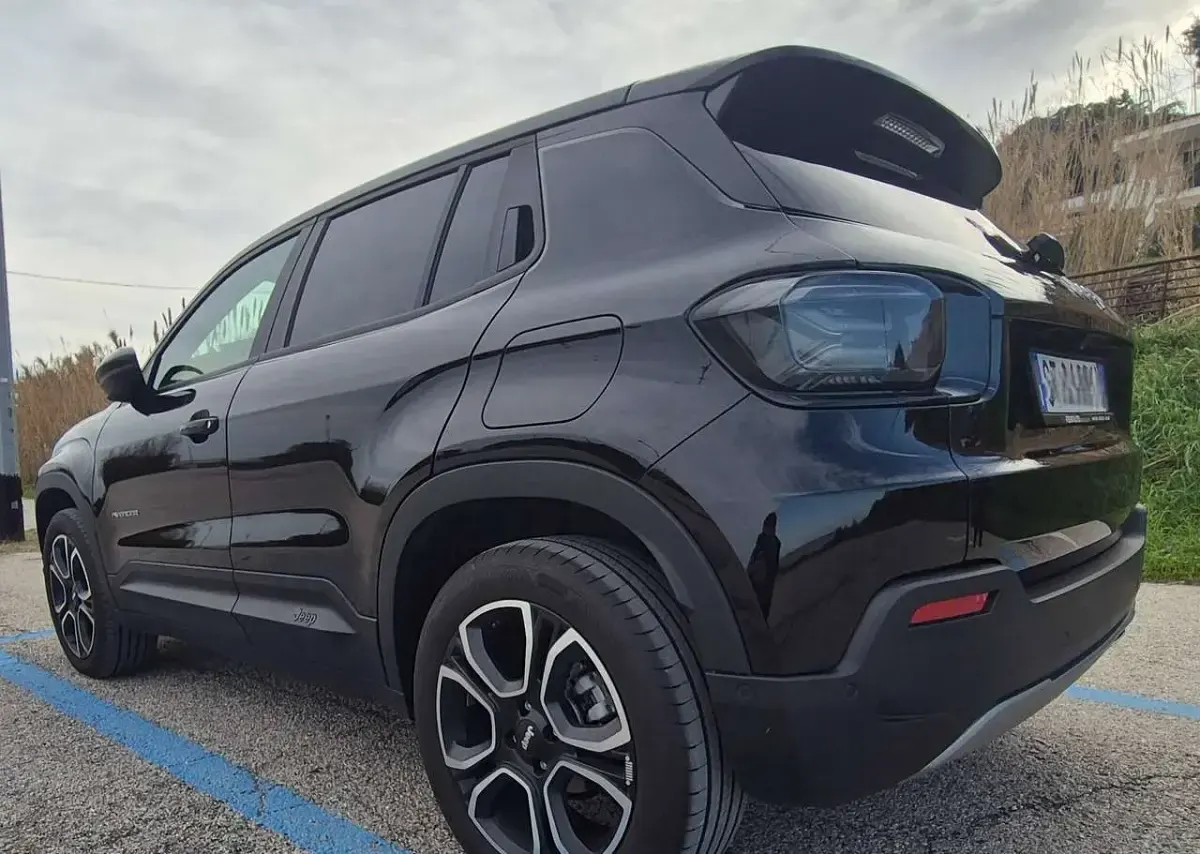 Gebraucht Jeep Avenger Summit 101 PS (74 kW) 2024 Schwarz SUV