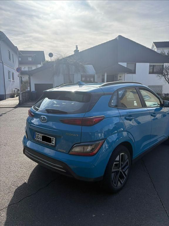 Gebraucht Hyundai Kona 100 kW (136 PS) 2022 Blau SUV