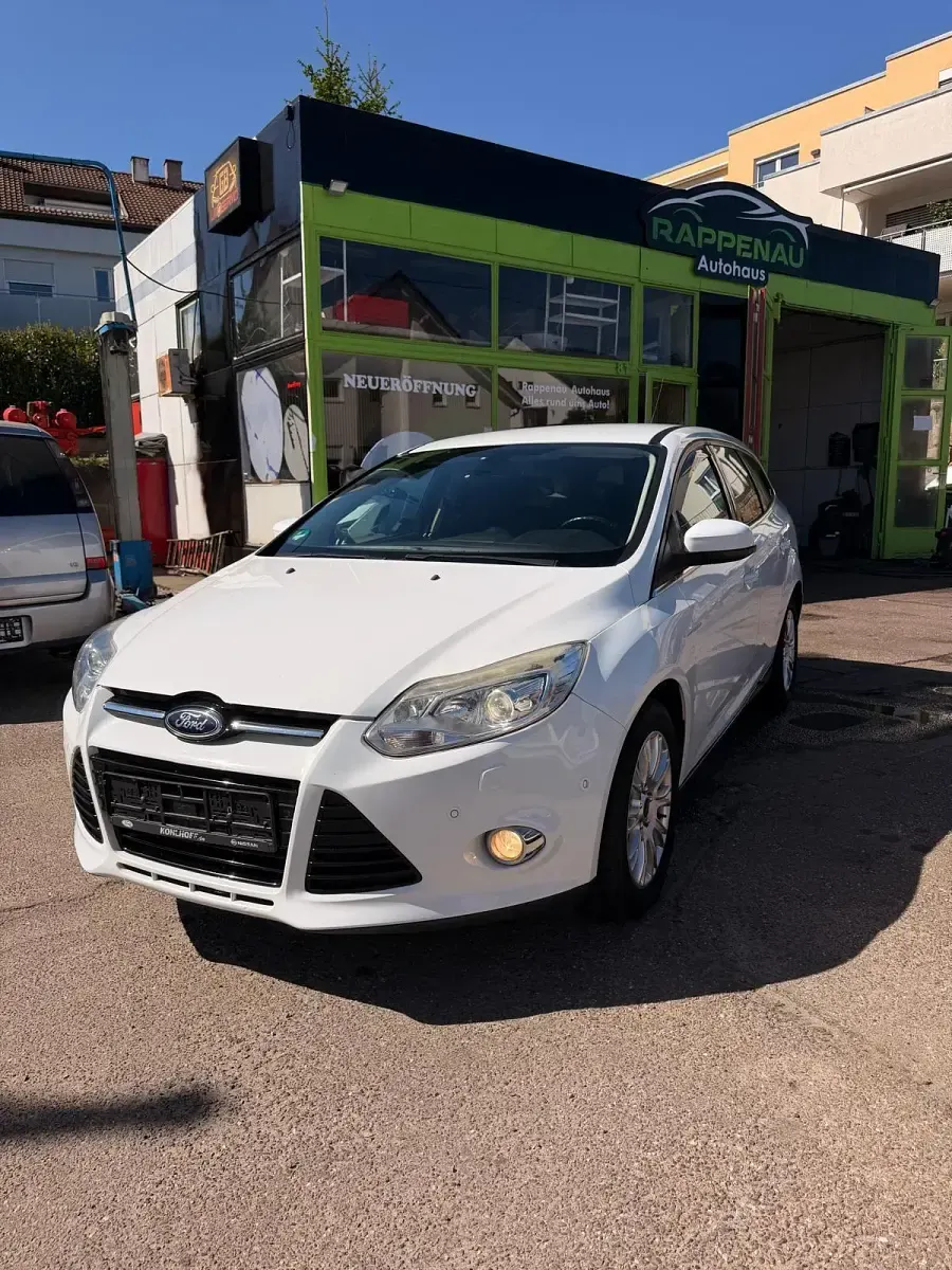Second-hand Ford Focus 105 CP (77 kW) 2012 Alb Hatchback