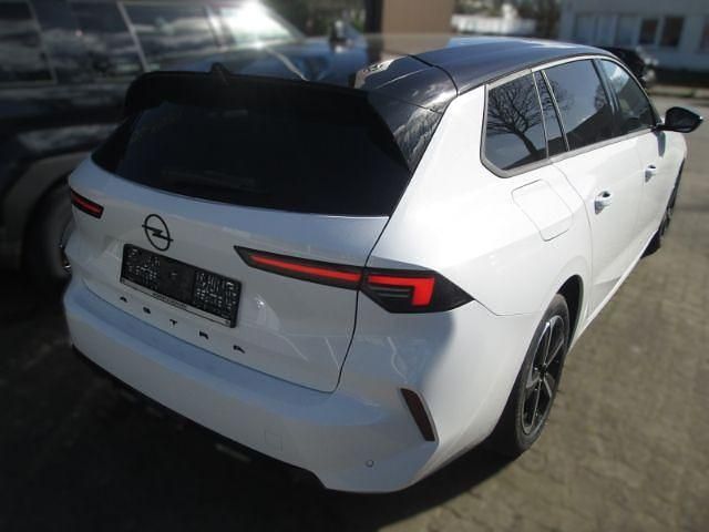 Neu Opel Astra 131 PS (96 kW) 2025 Weiss Kombi