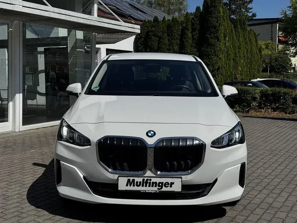 Gebraucht BMW 218 Active Tourer 150 PS (110 kW) 2022 Weiß Van / Kleinbus