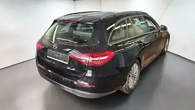 Gebraucht Mercedes C220 205 PS (150 kW) 2023 Schwarz Limousine