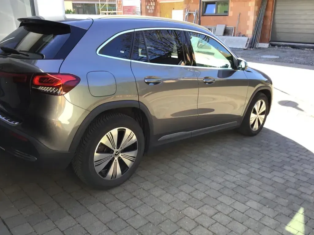 Gebraucht Mercedes EQA250 Progressive 139 kW (190 PS) 2022 Grau SUV