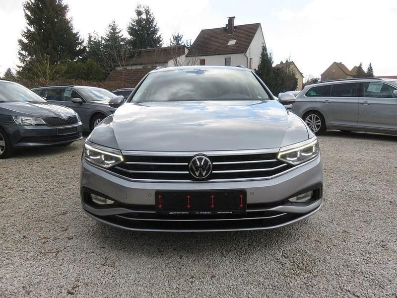 Gebraucht VW Passat Business 150 PS (110 kW) 2023 Silber Kombi