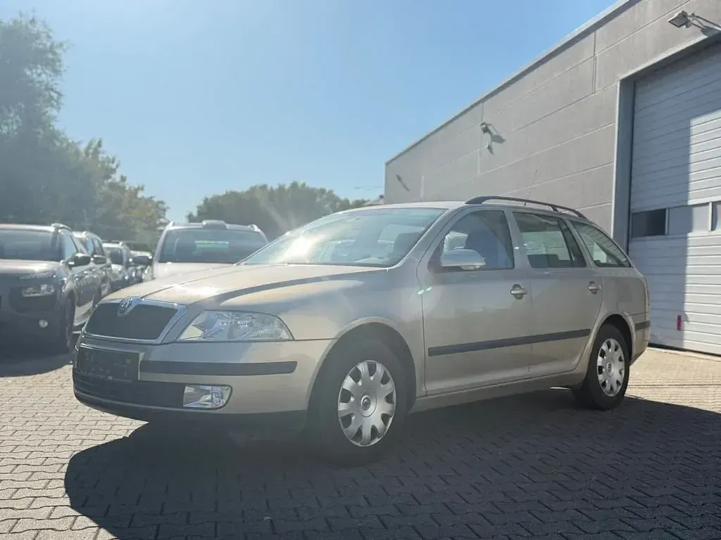 Gebraucht Skoda Octavia Ambiente 116 PS (85 kW) 2005 Gelb Kombi
