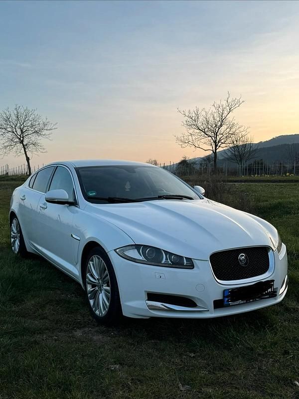 Gebraucht Jaguar XF 200 PS (147 kW) 2011 Weiß Limousine