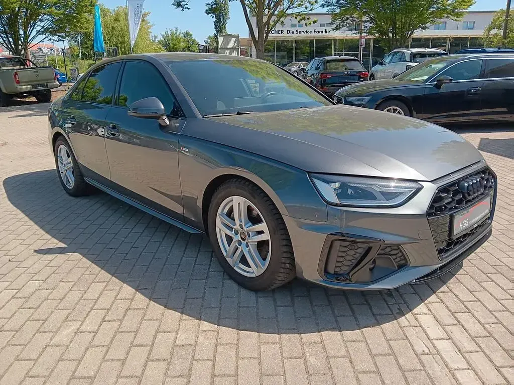 Gebraucht Audi A4 S-Line 204 PS (150 kW) 2023 Grau Limousine