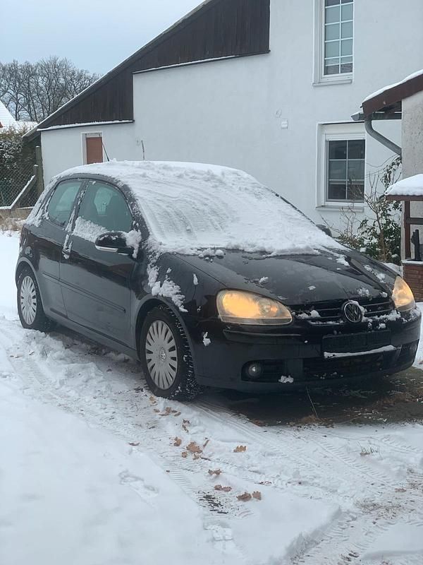 Schwarz Gebraucht 2006 VW Golf V Sportline Kleinwagen | 1.999 € (Fairer Preis) - Bild 1/4