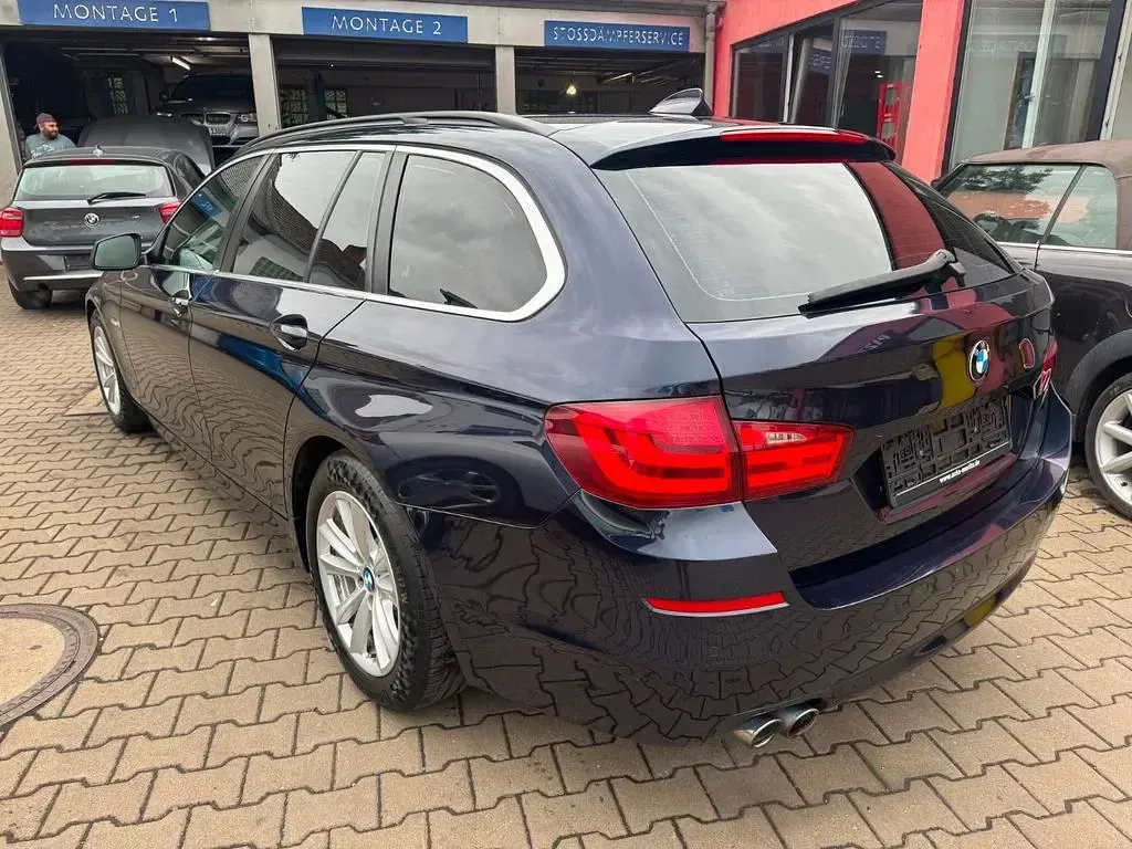 Gebraucht BMW 520 184 PS (135 kW) 2011 Blau Kombi
