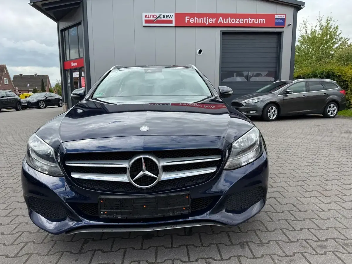 Second-hand Mercedes C220 Avantgarde 170 CP (125 kW) 2017 Albastru Break